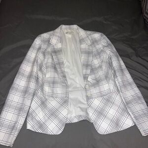 Cato’s White and Black Blazer size 6